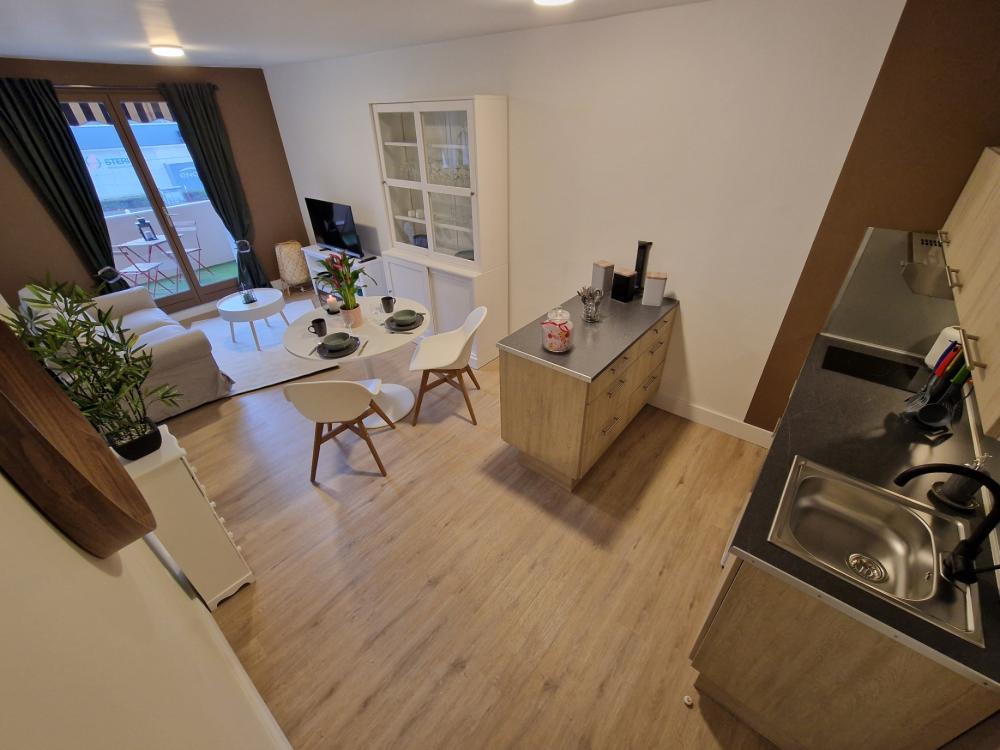 studio vue globale cuisine salon`